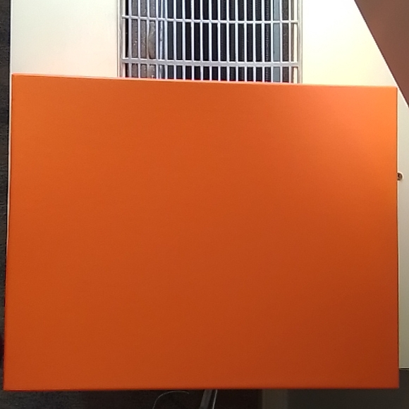 Authentic Hermes Gift Box with Tissue Paper & 2 Card Holders. - Picture 5 of 11